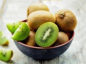 Cuáles son las propiedades del kiwi para el sistema inmune