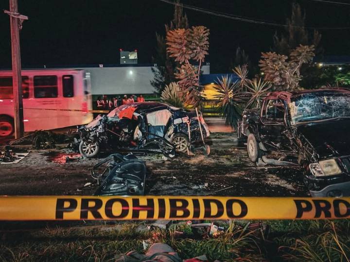 Tres muertos y tres heridos tras choque frontal en Querétaro 
