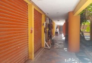 Bajan cortinas artesanos de Tulum; reportan cierre de 50% de comercios