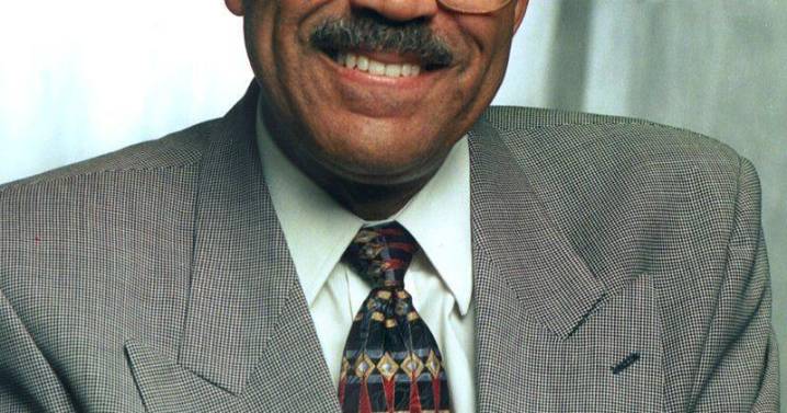 Congressman William Clay in line to be honored with postage stamp