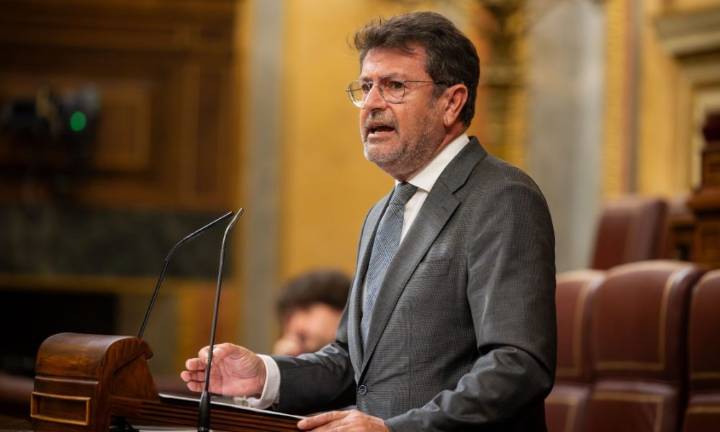 VOX exige al Gobierno garantizar el derecho a estudiar en español en todas las comunidades autónomas