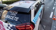 Un coche atropella a un niño y su madre y se da a la fuga