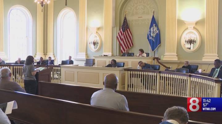 Waterbury unanimously approves proposal to eliminate pay