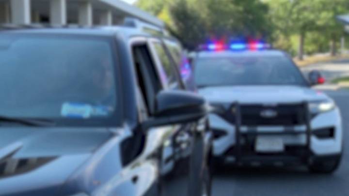 Aumentan los registros de vehículos de conductores hispanos, según alguacil de Loudoun