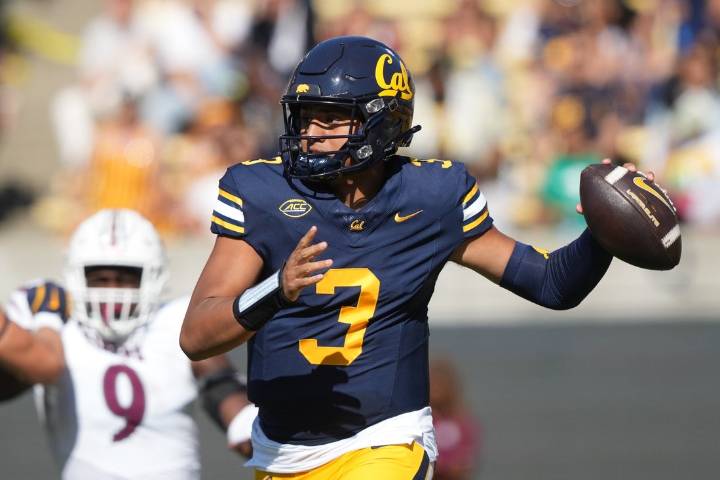Deadspin | Freshman QB has Cal chasing 4-0 start at San Diego State