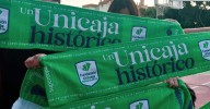 El Unicaja regala una bufanda histórica a sus abonados