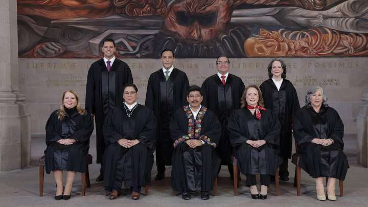 Con ritual de purificación y foto oficial, la SCJN marca inicio de ciclo