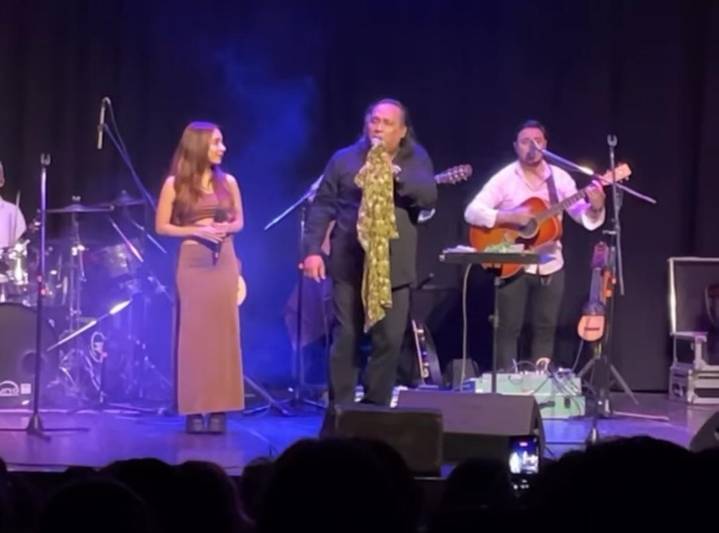 A sala llena, con todo su repertorio y un regalo para Quilmes, se presentó el folclorista Sergio Galeguillo en el Teatro Cervantes