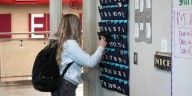 Las escuelas deberían desterrar los teléfonos inteligentes de las aulas