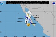 Huracán Lorena mantienen ruta de impacto con Baja California Sur