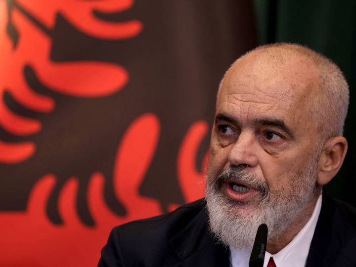 Albania nombra a ministra generada por IA; ¿qué funciones tendrá?