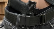 Tenía pistola afuera de Universidad de Huamanga: policía lo manda a prisión preventiva
