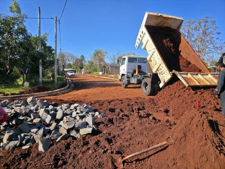 Villa Svea avanza con obras de empedrado en calle Cristo Rey