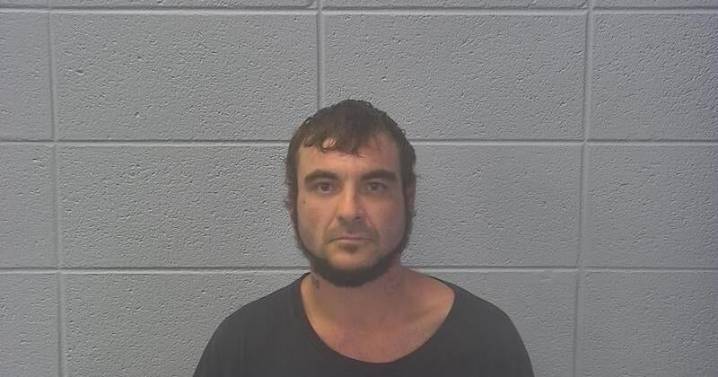 Man arrested in Jasper after attempting to force his way into a woman's apartment, police say