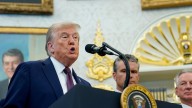 Trump confirma que Estados Unidos atacó un barco cargado de drogas procedente de Venezuela
