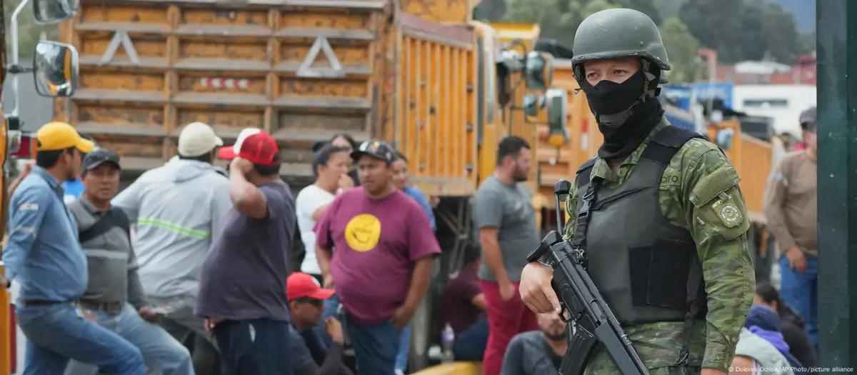 Enfrentamiento en Ecuador deja un muerto y varios militares heridos