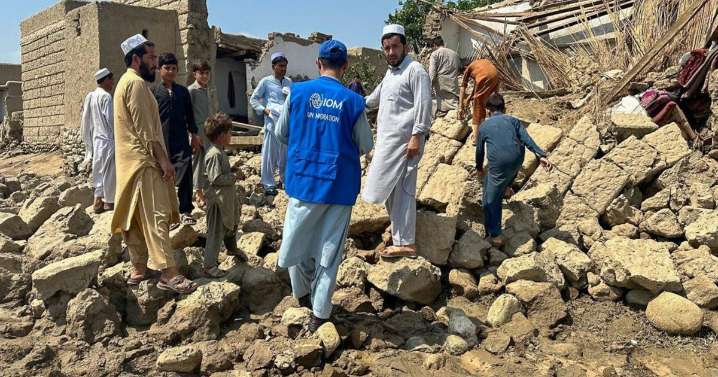 Las imágenes de la devastación tras el terremoto de Afganistán que ha dejado cientos de muertos y miles de heridos