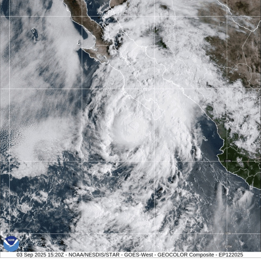 Lorena se degrada a tormenta tropical pero aún genera riesgos de inundaciones y deslaves en México