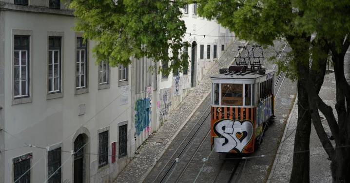 What to know about the streetcar derailment in Lisbon