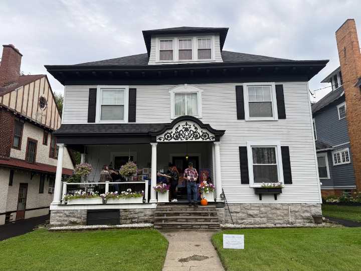 Strathmore’s Art on the Porches festival showcases tight knit community and local creativity