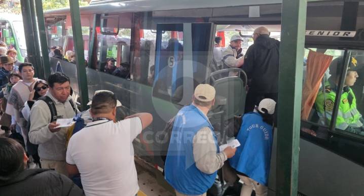 Crisis en Machu Picchu: ausencia de buses dejó a turistas sin poder conocer la maravilla