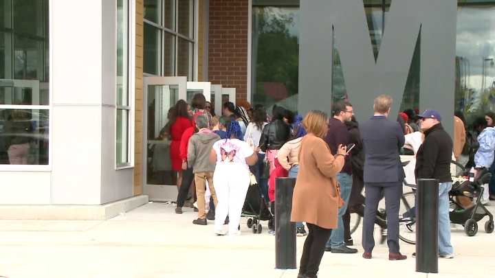 New Milwaukee Public library officially opens in Harambee neighborhood