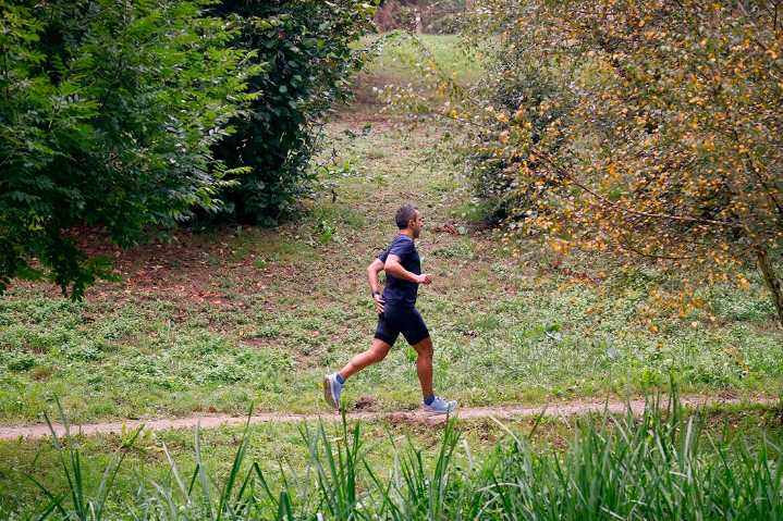 Las temperaturas suben el viernes, con máximas superiores a 32ºC en sur peninsular y el domingo llega una borrasca
