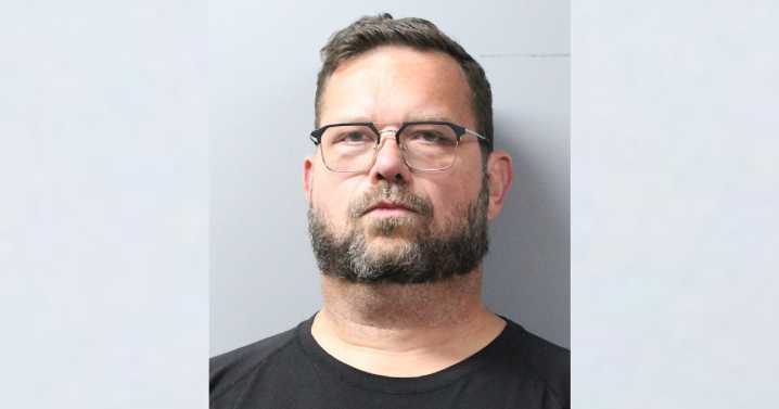 College volleyball coach charged with sexual abuse in Wayne County