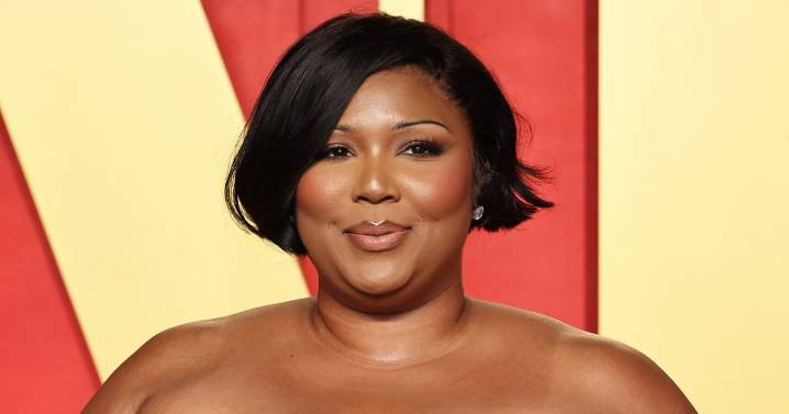 Lizzo's Weight Loss: The Diet & Fitness Routine That Worked for Her