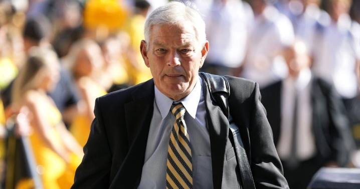 5 Takeaways from Iowa’s blowout win over UMass: Ferentz stands alone
