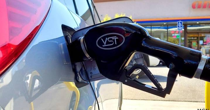 Tucson drivers see $3.27 gas as Arizona prices spike