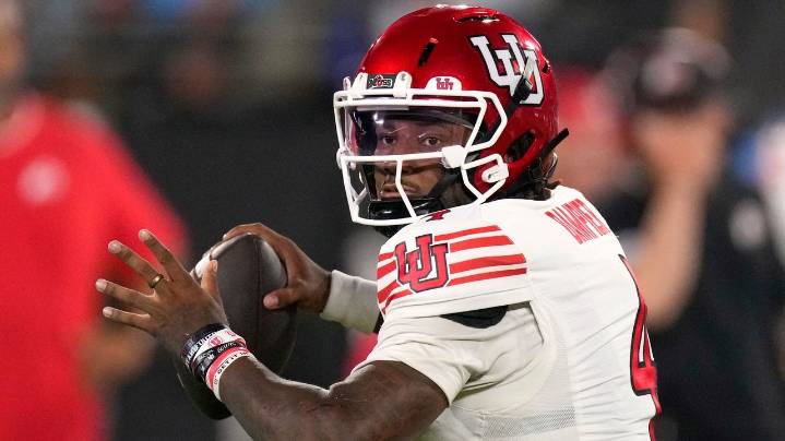Devon Dampier leads Utah to 43-10 victory over Nico Iamaleava and UCLA in season opener