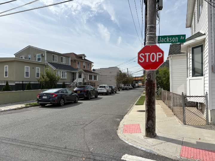 Unofficial stop sign installed on Staten Island road where drivers have been seen ‘flying’