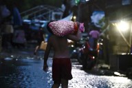 Tifón Ragasa, la mayor tormenta del año, llega a Filipinas y amenaza a varios países