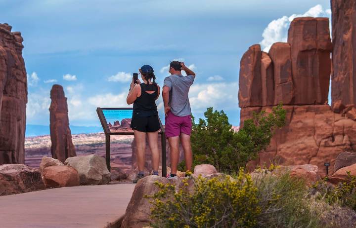 Utah's national parks will stay open during government shutdown