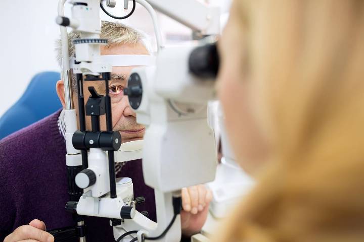 Presbyopia-Correcting Intraocular Lens Improves Vision Outcomes