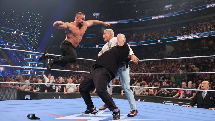 WWE SmackDown takeaways: Evans steals the show; Vaquer-Stratton set for Crown Jewel