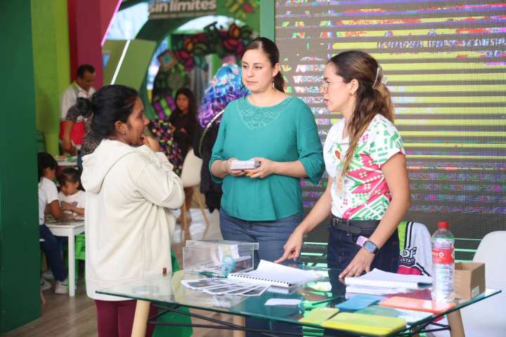Stand de DIF Estatal brindó 25 mil atenciones en la FENAPO
