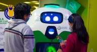 Economía circular en acción: startups peruanas reciclan 500 mil botellas con robots e internet gratis