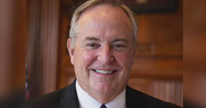 Texas A&M announces sudden resignation of university president