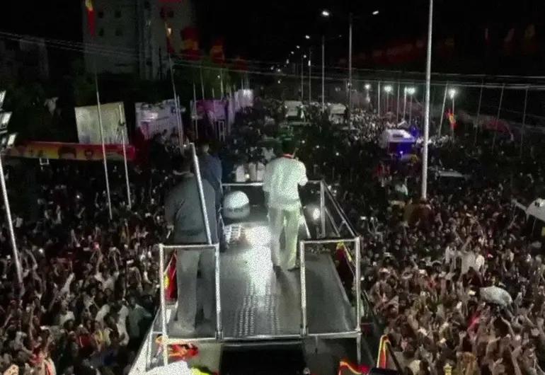 Estampida mortal durante un mitin político en India deja 33 muertos