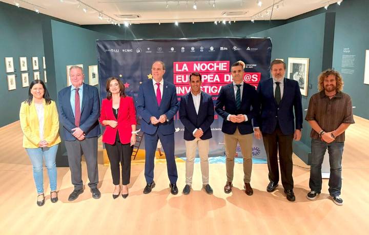 La investigadora Raquel Caballero acerca la ciencia a Martos en la Noche Europea