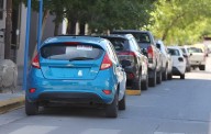 Afirmaron que se normalizó la entrega de chapas patentes, pero en Mendoza respondieron que faltan