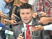 Secretario de Presidencia renuncia a visa gringa en apoyo a Petro 