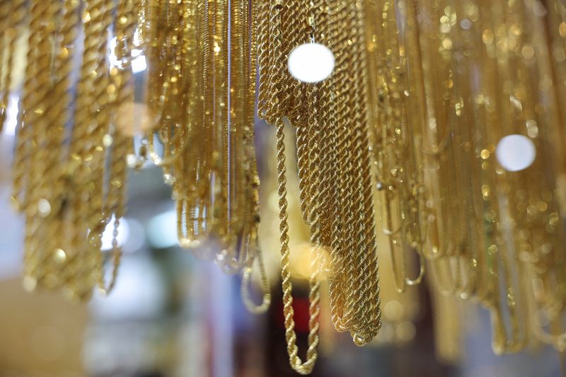 Deutsche Bank raises 2026 gold forecast to $4,000 as bullion hits record highs