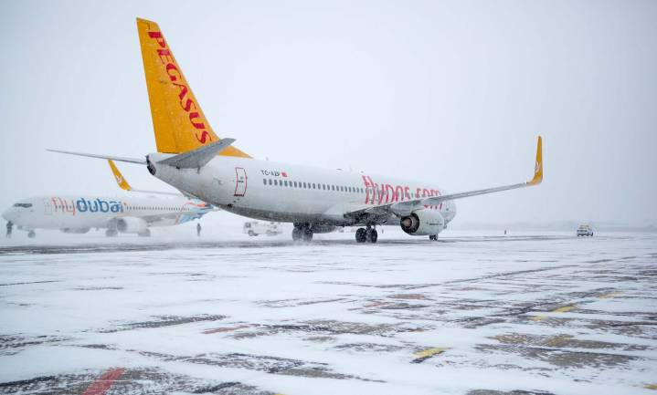 Experience of Snowstorm when packed in an Aircraft