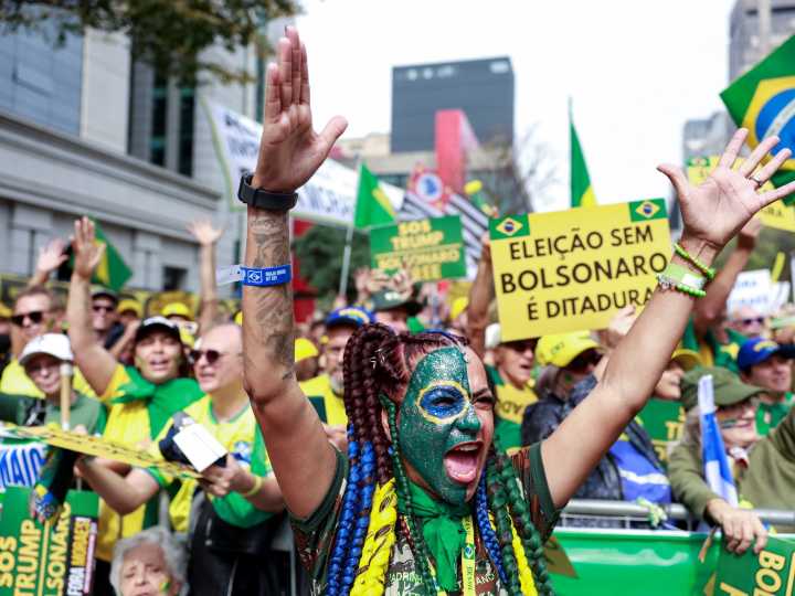 Brasil: miles de personas salen a las calles antes del veredicto judicial por golpismo contra el ex presidente Jair Bolsonaro