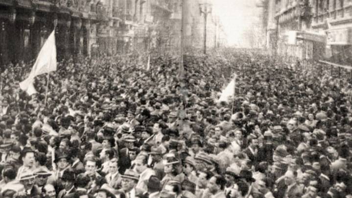 La Marsellesa, "La Cucaracha" y una marea a la Recoleta para frenar a Perón, que se fue dormir la siesta