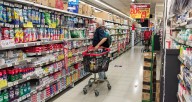 Consumo a la baja: Las compras en supermercados cayeron 2,1% en julio
