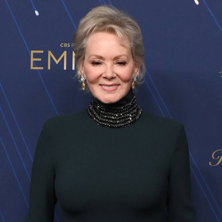 Emmys 2025: Jean Smart on Broken Knee, Lead Actress Win